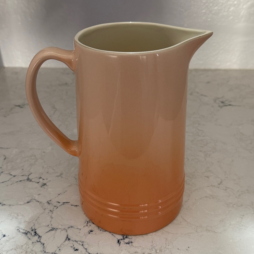 Le Creuset Gradient Peche ๐ Pitcher - Picture 6 of 6